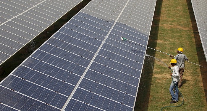 7,000 railway stations in India to become solar powered